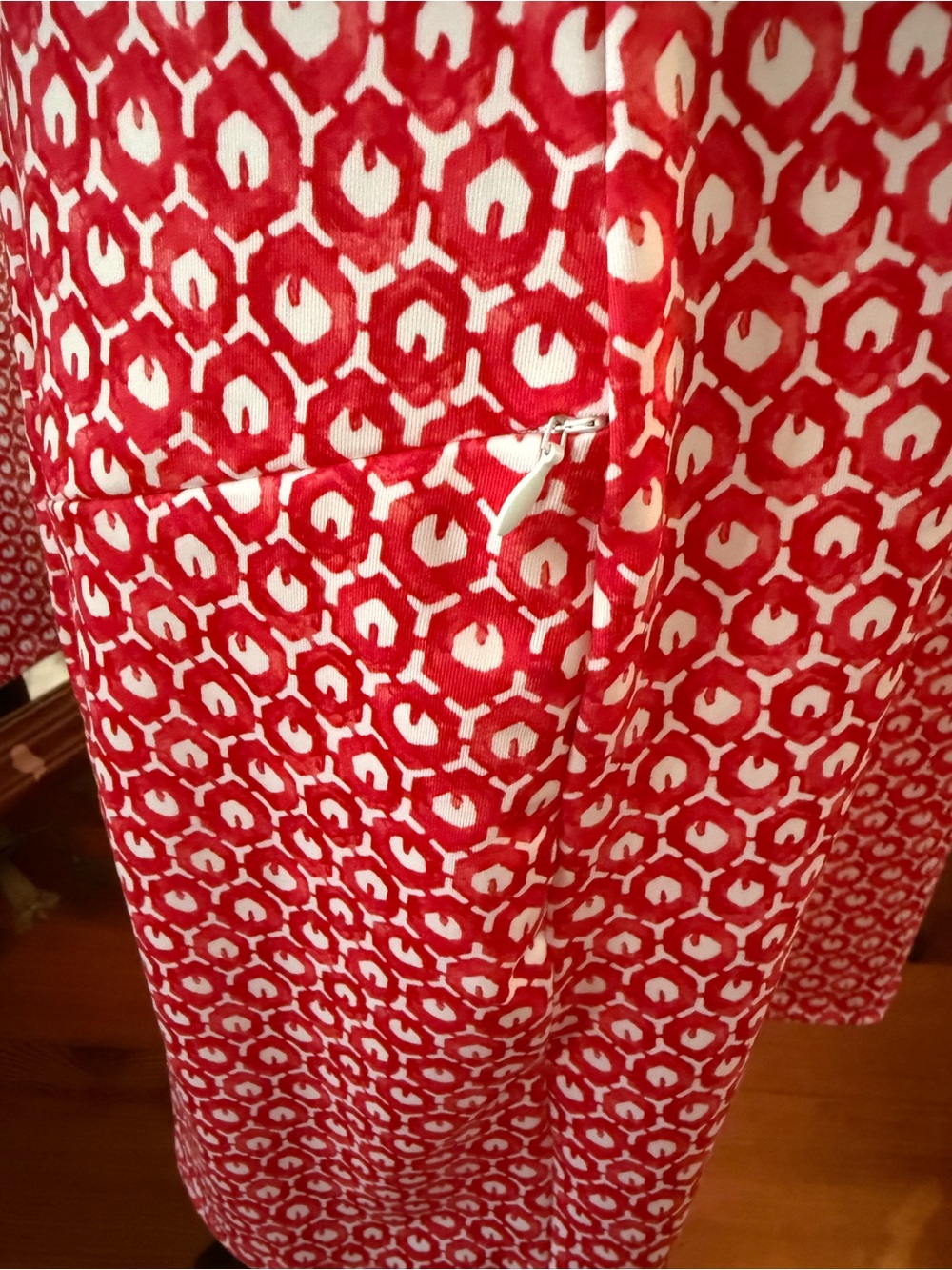 LL Bean Red Printed V-Neck Short Sleeve Fitness Dress - Picture 3 of 6